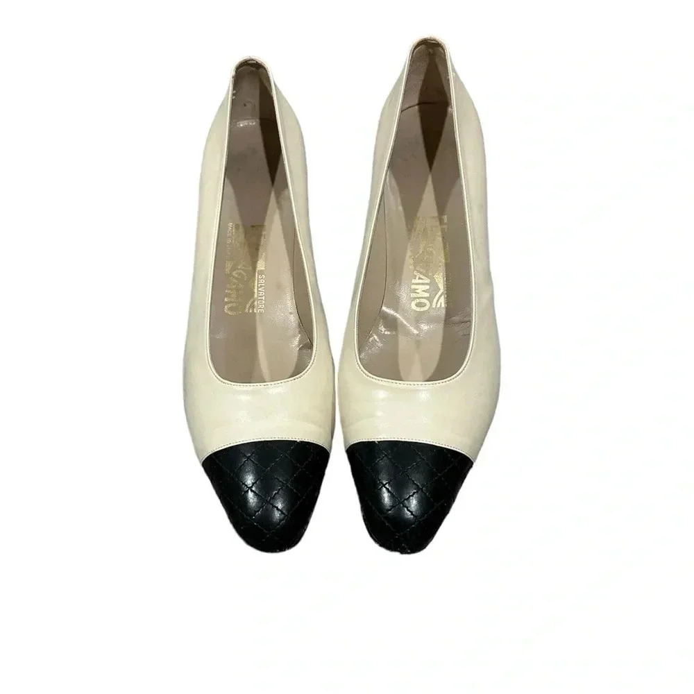 Salvatore Ferragamo Vintage 
Authentic Vtg Ferragamo White Cap Toe Pumps